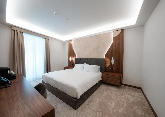 Via Veneto 5* Roma